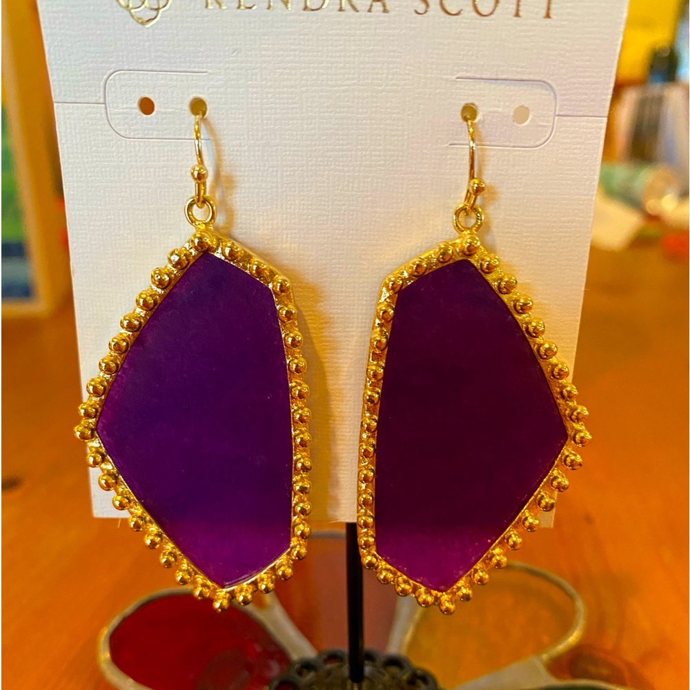 Authentic Kendra Scott rare purple translucent jade.